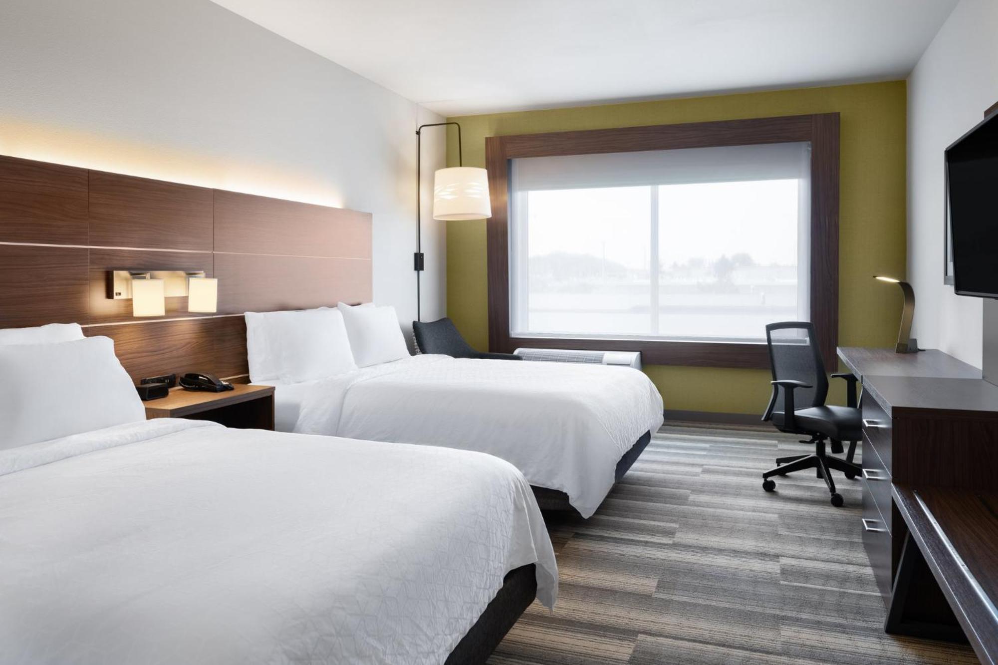 Holiday Inn Express & Suites - Madison West - Middleton By Ihg Exterior photo